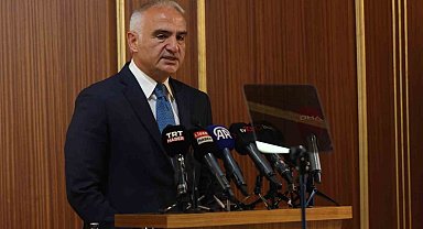 Bakan Ersoy: "Roma dönemine ait bir geyik heykelinin de aralarında bulunduğu 37 parça eserimiz artık ait olduğu topraklara dönüyor"