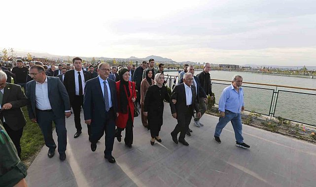 Bakan Özhaseki ve Başkan Büyükkılıç , Kayseri Gastronomi Günleri'nde