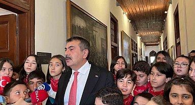 Bakan Tekin: "Cumhuriyet sadece bir hükümet sistemi değişikliği değil, emperyal güçlerin hepsinin yenildiği gün"