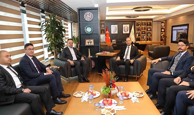 Bakan Yardımcısı Eminoğlu'ndan Niğde Belediyesi'ne ziyaret
