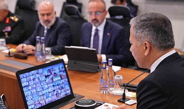 Bakan Yerlikaya 81 ilin valisi ile video konferans toplantısı yaptı