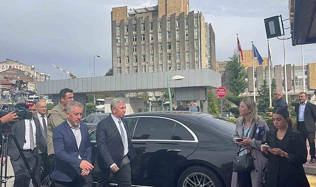 Bakan Yerlikaya ve MİT Başkanı Kalın'dan saldırı girişiminde yaralanan polislere ziyaret