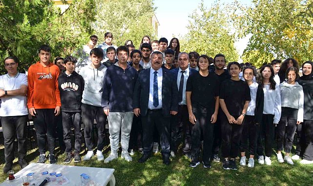 Başkan Alp fen lisesi öğrencileriyle buluştu