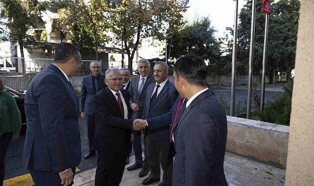 Başkan Büyükkılıç: "PTT haberleşme ve iletişimde çok önemli görevler yerine getiriyor"