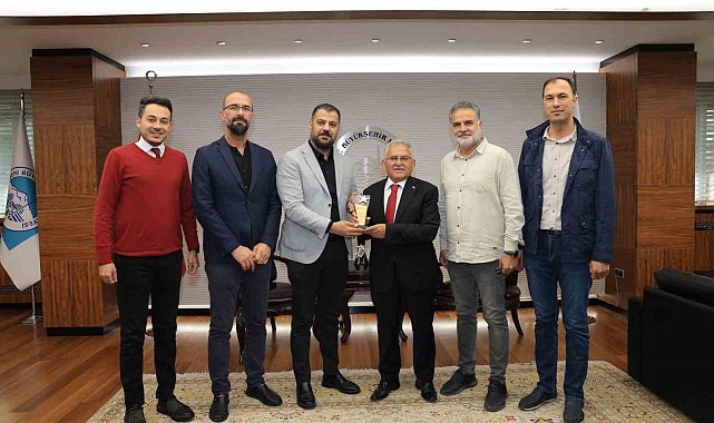 Başkan Büyükkılıç'a KAYMOS'tan "teşekkür" plaketi