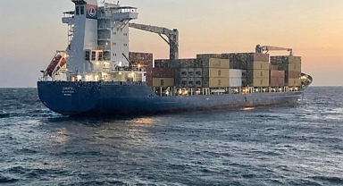 Bulgaristan'a seyir halindeki konteyner gemi Boğaz'da arızalandı