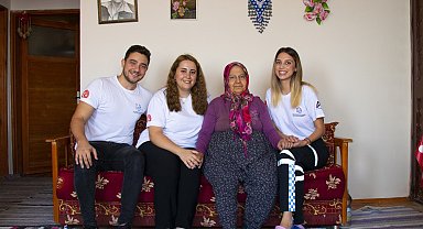 Büyükşehir belediyesi sağlık ekipleri Raziye teyzeye şifa oldu