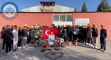 ÇAKÜ öğrencilerinden Cumhuriyet'in 100. yılında Andımız okudu