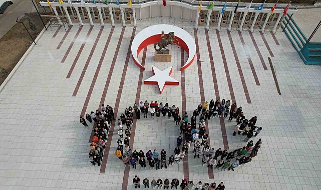 Çiçekdağı ilçesinde Neşet Ertaşlı 100. yıl koreografisi