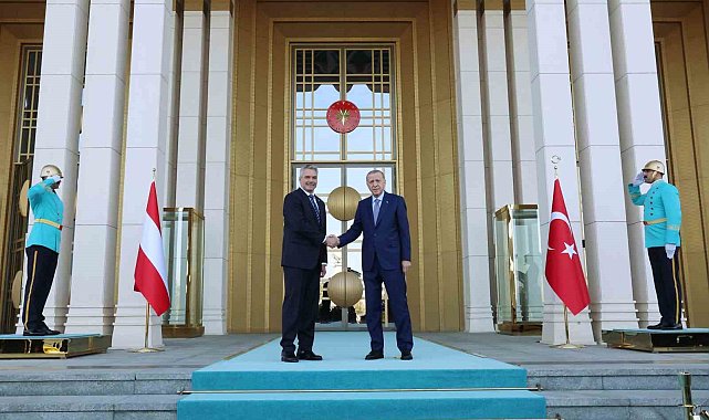 Cumhurbaşkanı Erdoğan, Avusturya Başbakanı Nehammer'i resmi törenle karşıladı