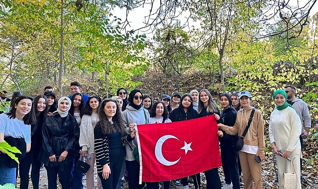 Cumhuriyet için yürüdüler