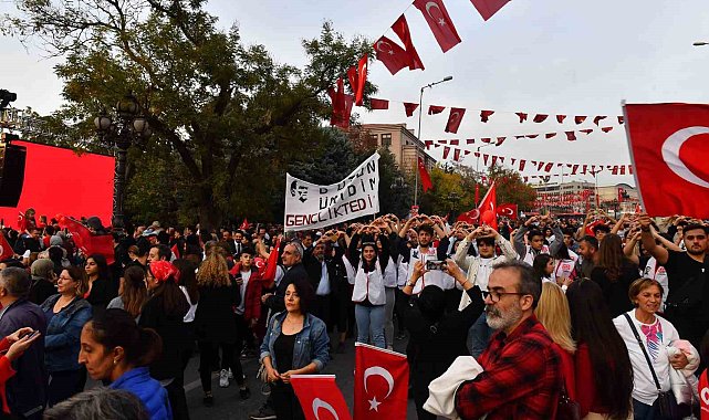 Cumhuriyetin 100. yılında başkentliler tek yürek oldu
