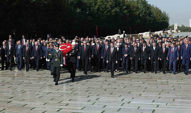 Devlet erkanı Atatürk'ün huzurunda
