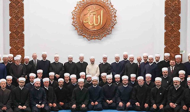 Diyanet İşleri Başkanı Erbaş: "Kur'an-ı Kerim'e ve Resulünün sünnetine sarılarak yürümeye devam ediyoruz"