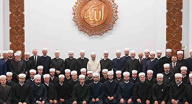 Diyanet İşleri Başkanı Erbaş: "Kur'an-ı Kerim'e ve Resulünün sünnetine sarılarak yürümeye devam ediyoruz"
