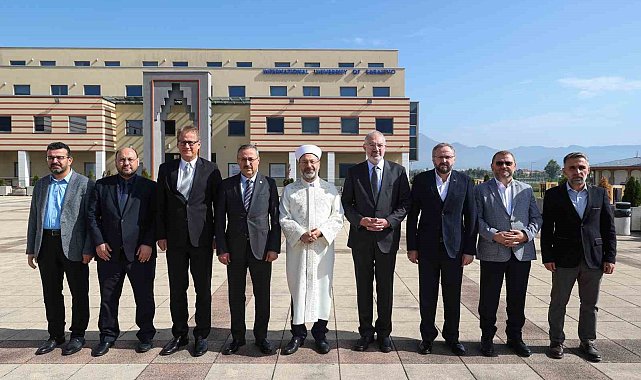 Diyanet İşleri Başkanı Erbaş, Uluslararası Saraybosna Üniversitesini ziyaret etti