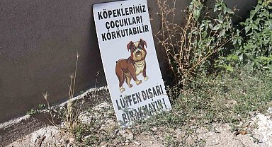 Duvara ilginç uyarı tabelası bırakıldı