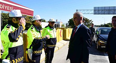 Emniyet Genel Müdür Yardımcısı Tayfur ile Trafik Başkanı Ayhan, Eskişehir'de kontrol noktasını denetledi