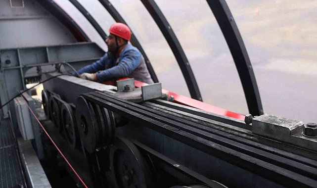 Erciyes yeni sezona hazırlanıyor: Ekipler 24 kilometrelik halatı santim santim kontrol ediyor