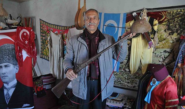 Eskişehir'de 38 yıl boyunca topladığı köy eşyalarıyla müze oluşturdu