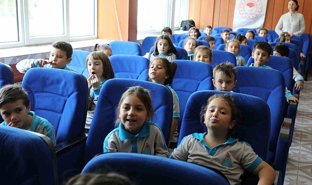 Eskişehir'de bin 150 öğrenciye hayvan hakları eğitimi verildi