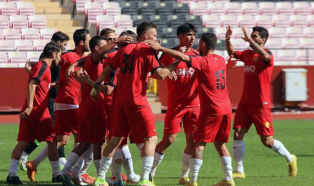 Eskişehirspor hazırlık maçını 3 golle kazandı