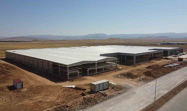 Fabrikalar bir bir yükseliyor, tamamlandığında 40 bin kişiye istihdam sağlayacak