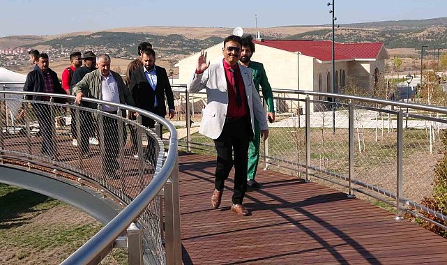 Hintli sanatçılar Yozgat'ın Çekerek ilçesine hayran kaldı
