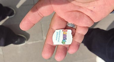 İlkokullu çocuklara seyyar satıcı kılığındaki kişilerin uyuşturucu madde verdiği iddiası