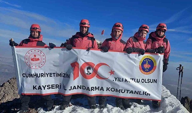 JAK, Erciyes'in zirvesine tırmandı