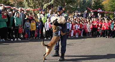 Jandarma, Cumhuriyet'in 100. yılında kapılarını öğrencilere açtı: Hem eğlendiler hem öğrendiler