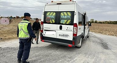Jandarma ekiplerinden okul servislerine denetim