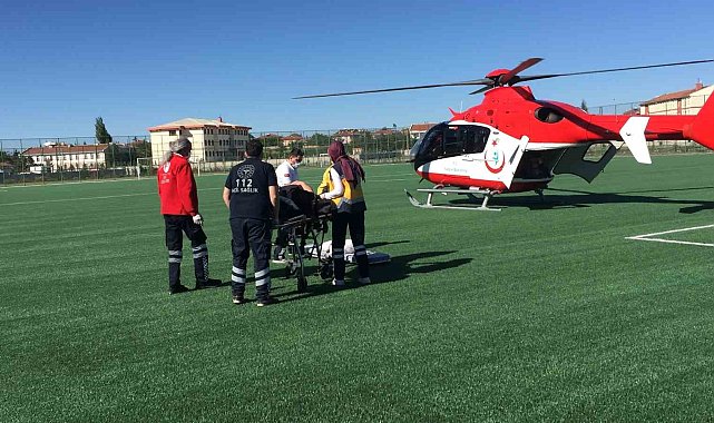 Kalp krizi geçiren yaşlı adam için helikopter ambulans havalandı