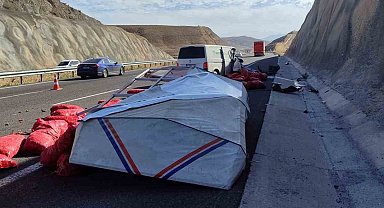 Kamyonetle ticari araç çarpıştı: 1 Ölü