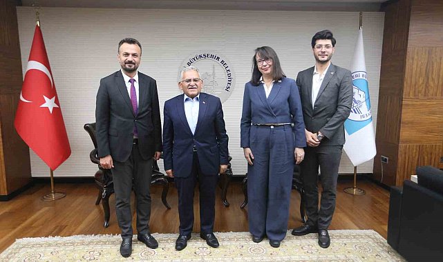 Kayseri Devlet Tiyatrosu, kendi kadro ve sahnesiyle seyircisiyle buluşuyor