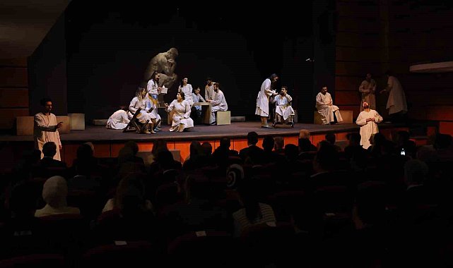 Kayseri Devlet Tiyatrosu muhteşem bir açılışla "perde" dedi