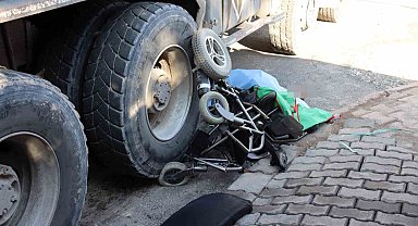 Kayseri'de yürek burkan kaza; Akülü aracıyla kamyonun altında kalan engelli genç yaşamını yitirdi