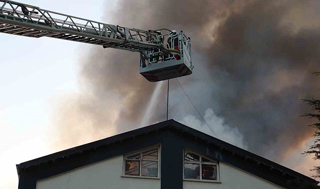 Kayseri'deki fabrika yangını 69 itfaiye personeli ile söndürüldü