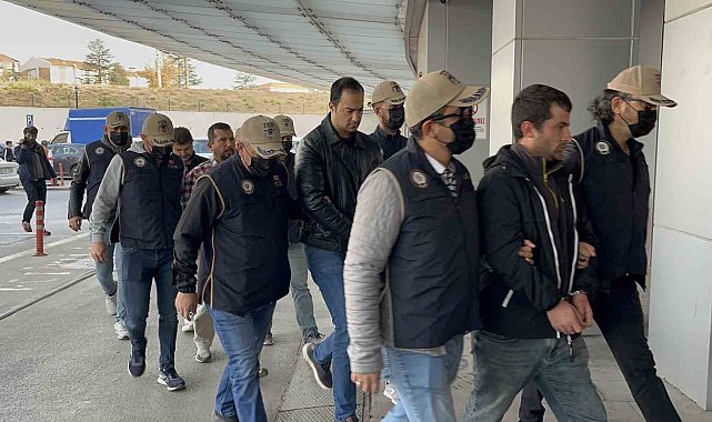 Kıskaç Operasyonu'nda yakalanan 4 FETÖ üyesi adliyeye sevk edildi