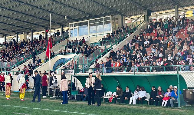 Kızılcahamam'da Cumhuriyetin 100. yılı coşkuyla kutlandı
