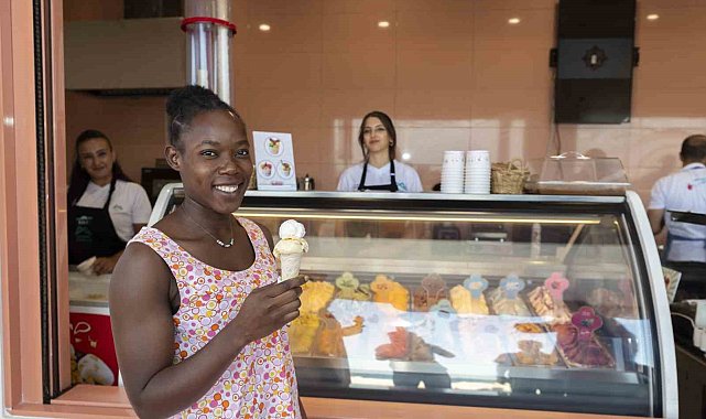 Mersin Büyükşehir Belediyesinden sahile 2 yeni kafe