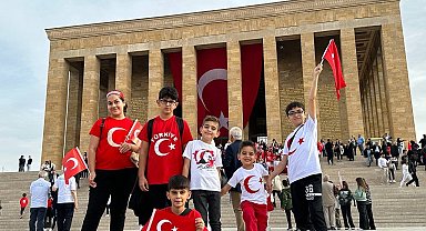 Mersin Mezitli'den ilkokul öğrencileri Cumhuriyet'in 100. yılında Anıtkabir'de
