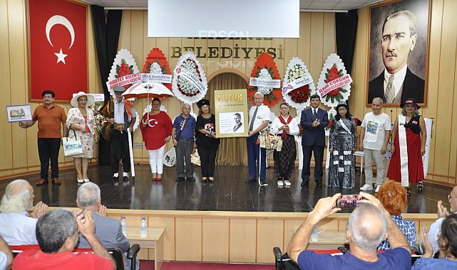 Mersin'de 'Edebiyat Defilesi' ilgi gördü