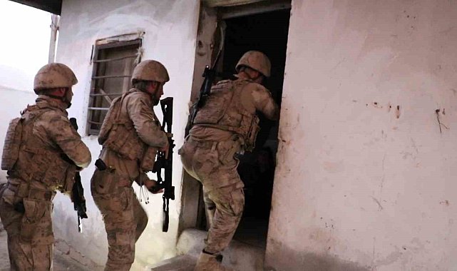 Mersin'de 'Kahramanlar' operasyonunda gözaltına alınan 4 örgüt üyesi tutukladı