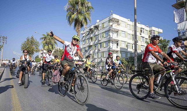 Mersin'de Cumhuriyet'in 100. yıldönümü coşkuyla kutlanıyor