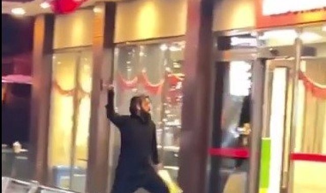 Mersin'de McDonald's şubesine saldırı