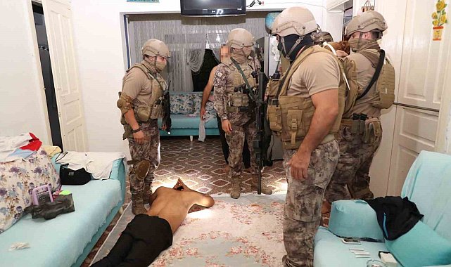 Mersin'de uyuşturucu satıcılarına operasyon: 35 gözaltı