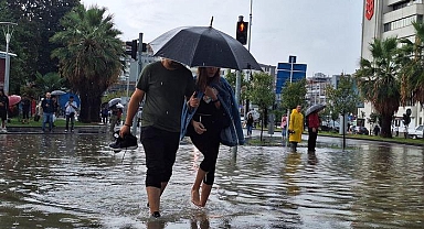 Meteoroloji'den 17 il için uyarı geldi: Yağışlar aniden, kuvvetli bastıracak!