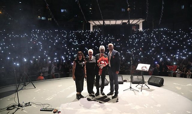 Mezitli'de cumhuriyet coşkusu yaşanıyor