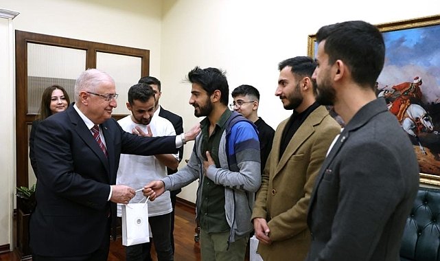 Milli Savunma Bakanı Yaşar Güler, Şırnak ve Hakkarili gençlerle buluştu